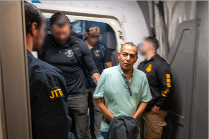Khalid Ahmed Satary fue arrestado en el extranjero tras pasar casi tres años prófugo, según el FBI.