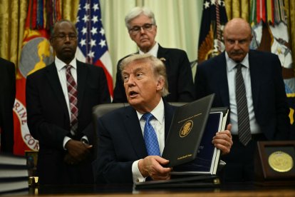 Donald Trump en el Salón Oval/ Kent Nishimura