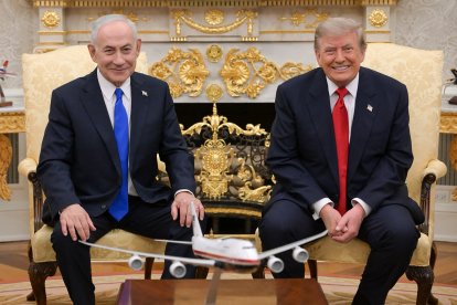 Benjamin Netanyahu y Donald Trump en el Despacho Oval