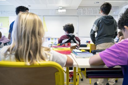 Niños en un colegio (Imagen de archivo)