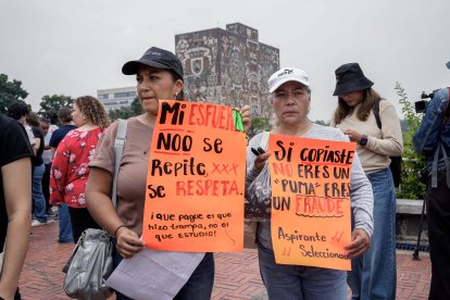 Madres protestan por el examen de selección en la UNAM