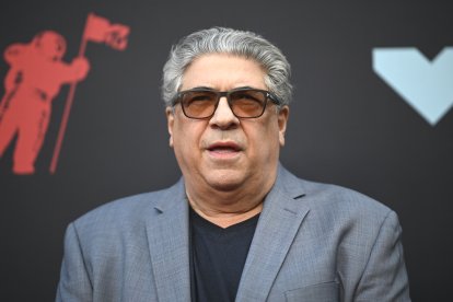(ARCHIVO) El actor estadounidense Vincent Pastore llega a la gala de los MTV Video Music Awards 2019, celebrada en el Prudential Center de Newark, Nueva Jersey, el 26 de agosto de 2019. Pastore, que protagonizó la serie de HBO 'Los Soprano', falleció a los 80 años el 1 de agosto de 2026.