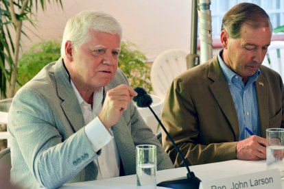 El representante John Larson, el 27 de mayo de 2015 en La Habana.