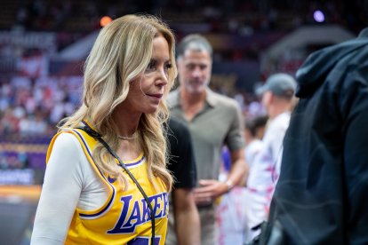 jeanie buss