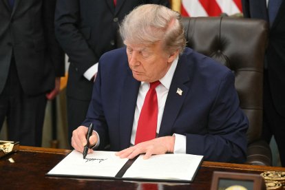 Donald Trump en el Salón Oval/ Saul Loeb