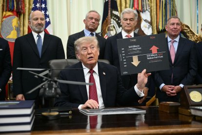 Donald Trump en el Salón Oval/ Brendan Smialowski