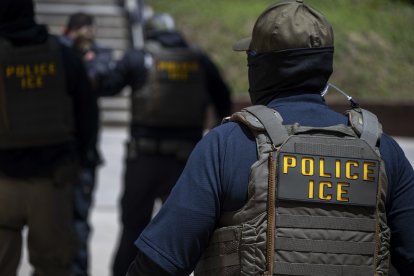 Agentes de ICE en Ventura, California/ Benjamin Hanson