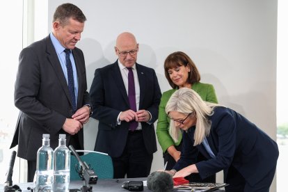 Firma del memorando de entendimiento para la "autodeterminación"