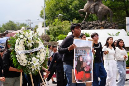 Compañeros de clase de la estudiante española asesinada
