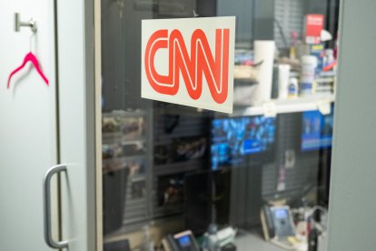 Letrero de CNN en el área de prensa de la Casa Blanca/ Saul Loeb