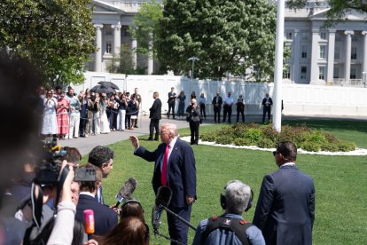 El presidente Donald Trump respondiendo a preguntas de la prensa en la Casa Blanca.