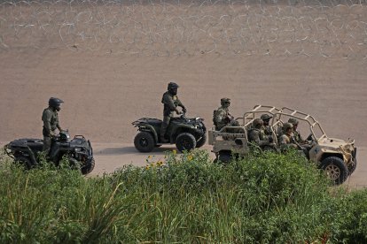 Agentes de la Oficina de Aduanas y Protección Fronteriza/ HERIKA MARTINEZ