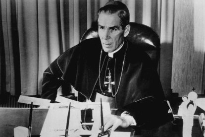Ahora beato Fulton Sheen.