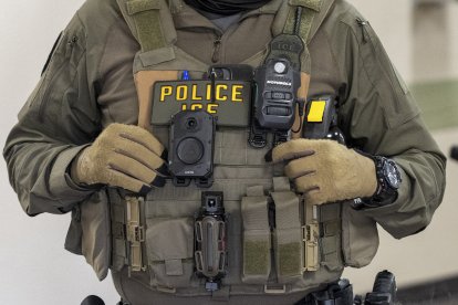 Un funcionario de ICE.
