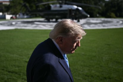 Donald Trump declarando a la prensa desde la Casa Blanca, este 5 de octubre.