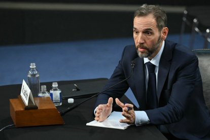 El exfiscal especial de EEUU Jack Smith testifica durante una audiencia del Comité Judicial del Senado en el Capitolio