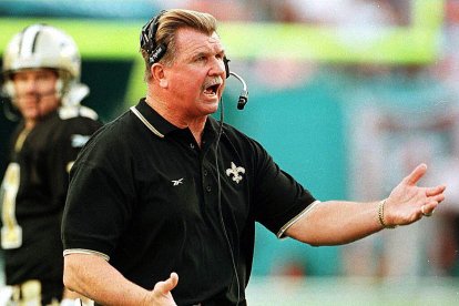 (FILES) This 29 November, 1998, file photo shows New Orleans Saints head coach Mike Ditka