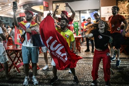 Simpatizantes de Lula da Silva celebran en las calles/ MAURO PIMENTEL