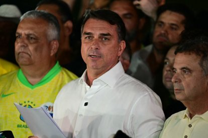 El senador brasileño de derecha y candidato presidencial por el Partido Liberal (PL), Flavio Bolsonaro,
