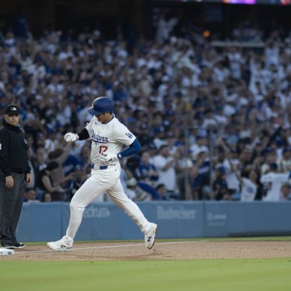 Shohei Ohtani, tras batear un jonrón solitario