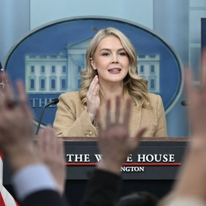 Karoline Leavitt en la sala de prensa de la Casa Blanca/ Andrew Caballero- Reynolds
