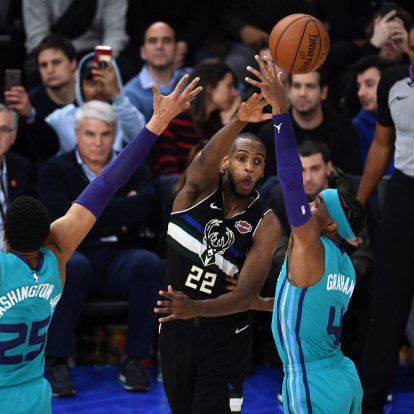 El alero de los Milwaukee Bucks, Khris Middleton