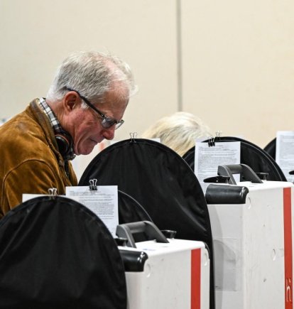 Tejanos votan el día de las elecciones primarias