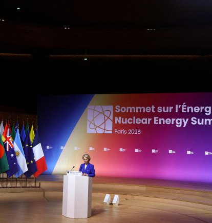 La presidenta de la Comisión Europea, Ursula von der Leyen, pronuncia un discurso durante la Cumbre de Energía Nuclear