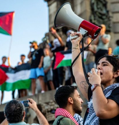 Fotografía de una manifestación pro-Palestina en Barcelona, España.