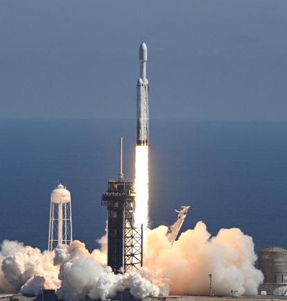 NASA: Un cohete Falcon Heavy de SpaceX con la nave espacial Europa Clipper a bordo despega del Complejo de Lanzamiento 39A del Centro Espacial Kennedy de la NASA en Cabo Cañaveral el 14 de octubre de 2024.