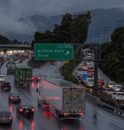 Tráfico en la autopista Interestata de Los Ángeles, California