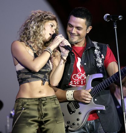 La cantante colombiana Shakira y el cantante español Alejandro Sanz