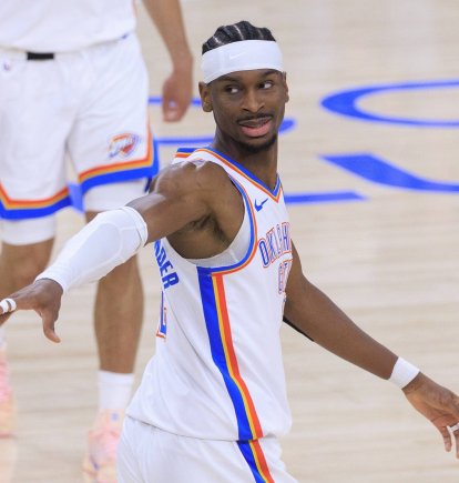 8 de abril de 2026, Inglewood, California, EE. UU.: Shai Gilgeous-Alexander, con el dorsal n.º 2 de los Oklahoma City Thunder, durante el partido de la temporada regular de la NBA contra los Los Angeles Clippers, celebrado el miércoles 8 de abril de 2026 en el Intuit Dome de Inglewood, California.
