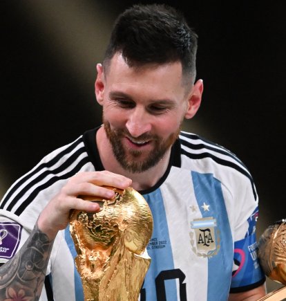 Lionel Messi con la Copa del Mundo/ Kirill KUDRYAVTSEV
