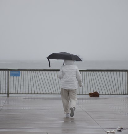 Lluvia en Coney Island, Brooklyn, NY - Imagen de Referencia