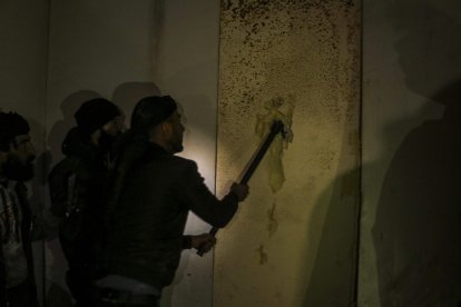 Socorristas liberan prisioneros