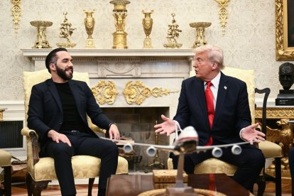 Donald Trump and Nayib Bukele in the Oval Office.