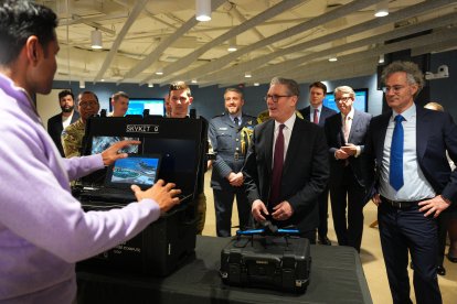 El primer ministro británico Keir Starmer y el director ejecutivo de Palantir Technologies, Alex Karp.