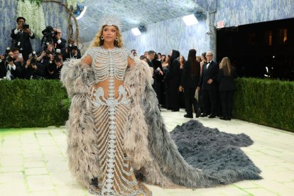 U.S. singer Beyoncé arrives at the 2026 Met Gala.