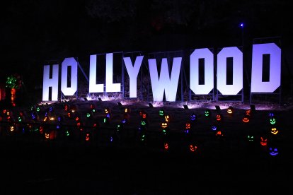 Una réplica del cartel de Hollywood para una película (Archivo)