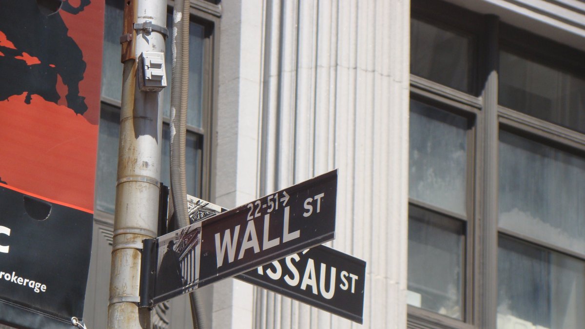 La confluencia de Wall Street y Nassau, en Nueva York, donde se encuentra el NYSE. Foto: