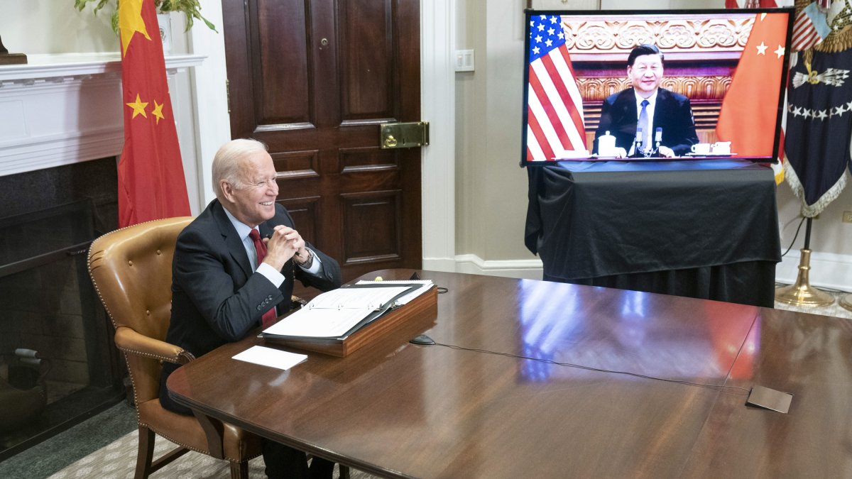 Joe Biden y Xi Jinping, en la videoconferencia que mantuvieron el 15 de noviembre de 2021.