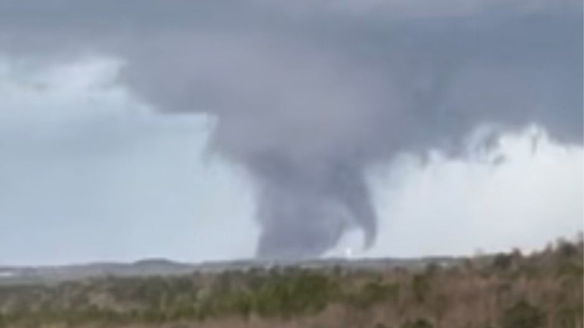 Imagen referencial de un tornado.