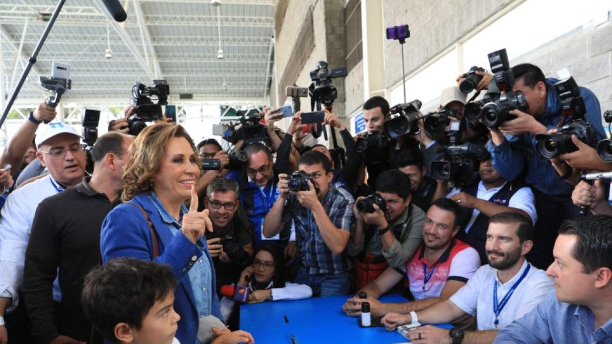 Sandra Torres, candidata de UNE, acude a votar en las elecciones de Guatemala.