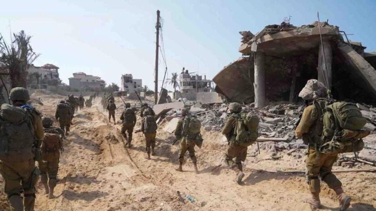 Soldados de las Fuerzas de Defensa de Israel (FDI) durante su operación terrestre dentro de la Franja de Gaza.