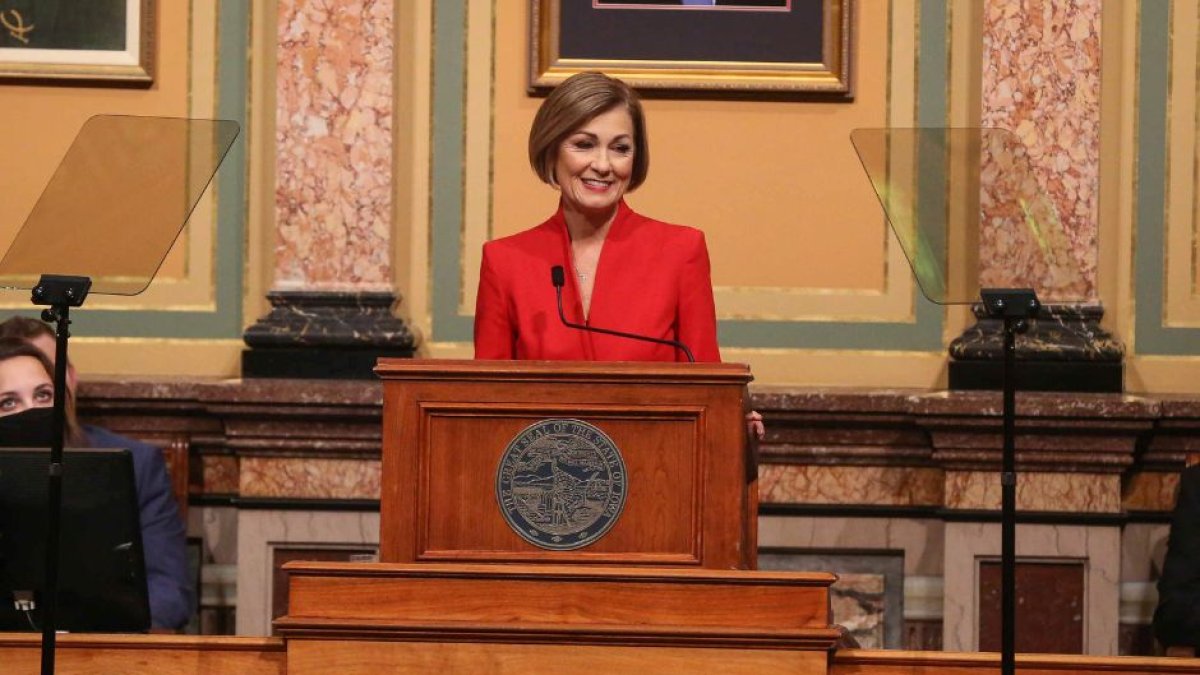 La gobernadora de Iowa Kim Reynolds.