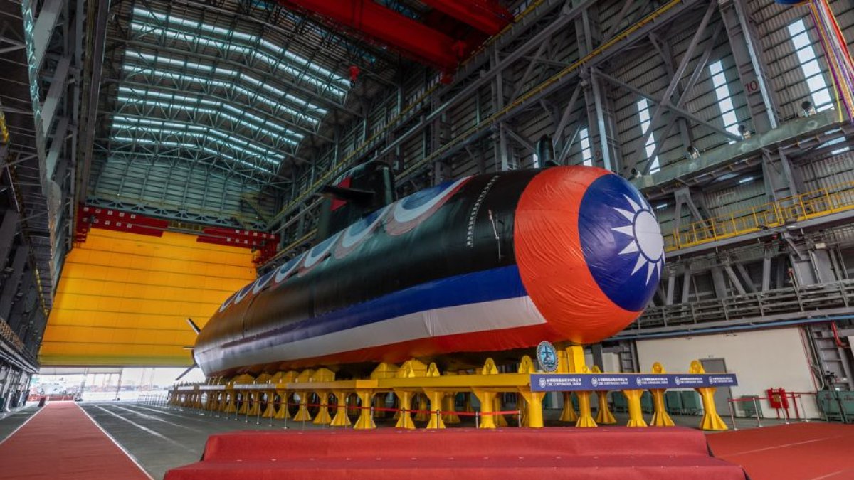 El primer submarino taiwanés de la clase Hai Kun.