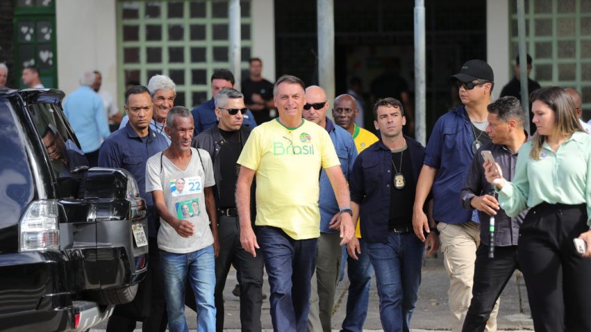 El expresidente brasileño Jair Bolsonaro anunció que planea volver a su país en marzo para liderar a la oposición a Lula da Silva.