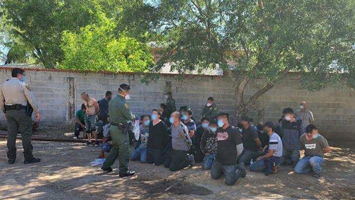 Inmigrantes ilegales arrestados por agentes de la Patrulla Fronteriza de EEUU. Imagen de archivo