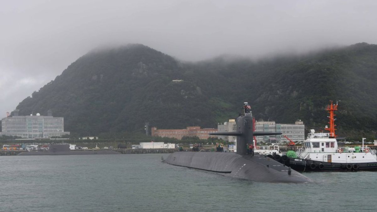 El submarino USS Kentucky atraca en el puerto surcoreano de Busan.